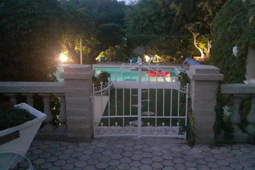 Le Jardin De Mae Lejlighed Bouc-Bel-Air Eksteriør billede